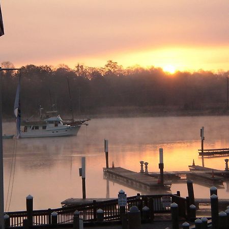 Inn At The Canal Bed & Breakfast Chesapeake City Exteriér fotografie